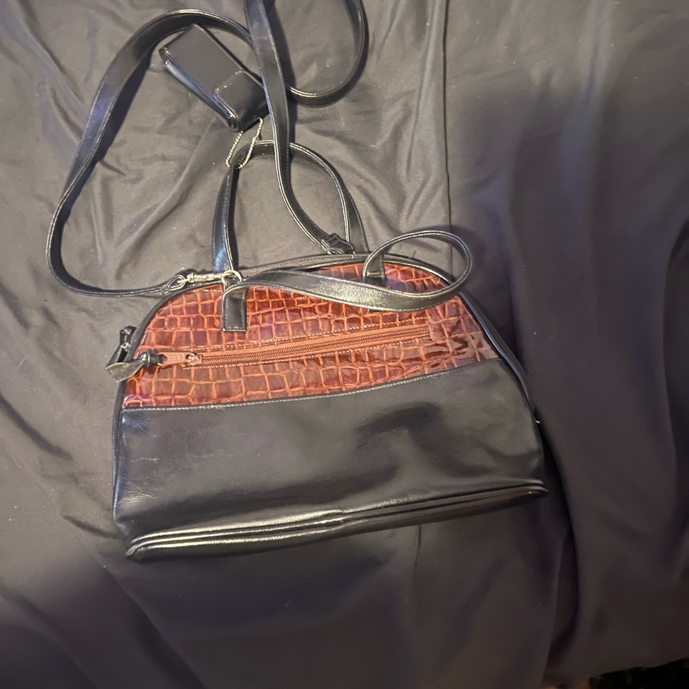 Vintage Kathy Ireland Black and Brown Crossbody Bag with Textured Design